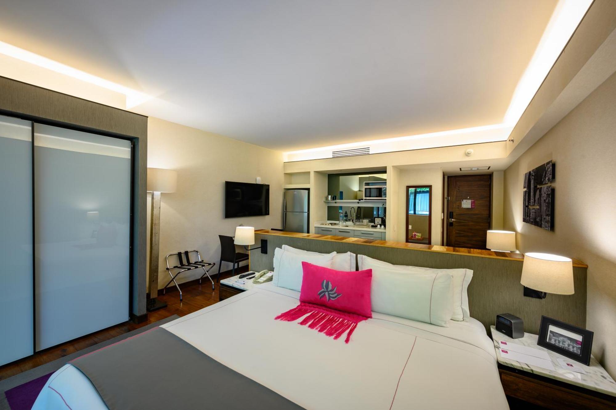 Las Suites Campos Eliseos Mexico Extérieur photo
